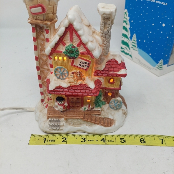 Vintage 1992 Fabri Center Christmas Village Gift Shop Hand Painted Porcelain - Picture 3 of 13